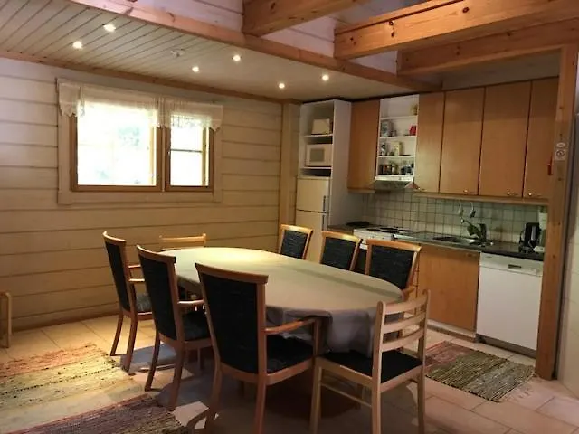 Ylae-saarikko 別荘 Kuusa